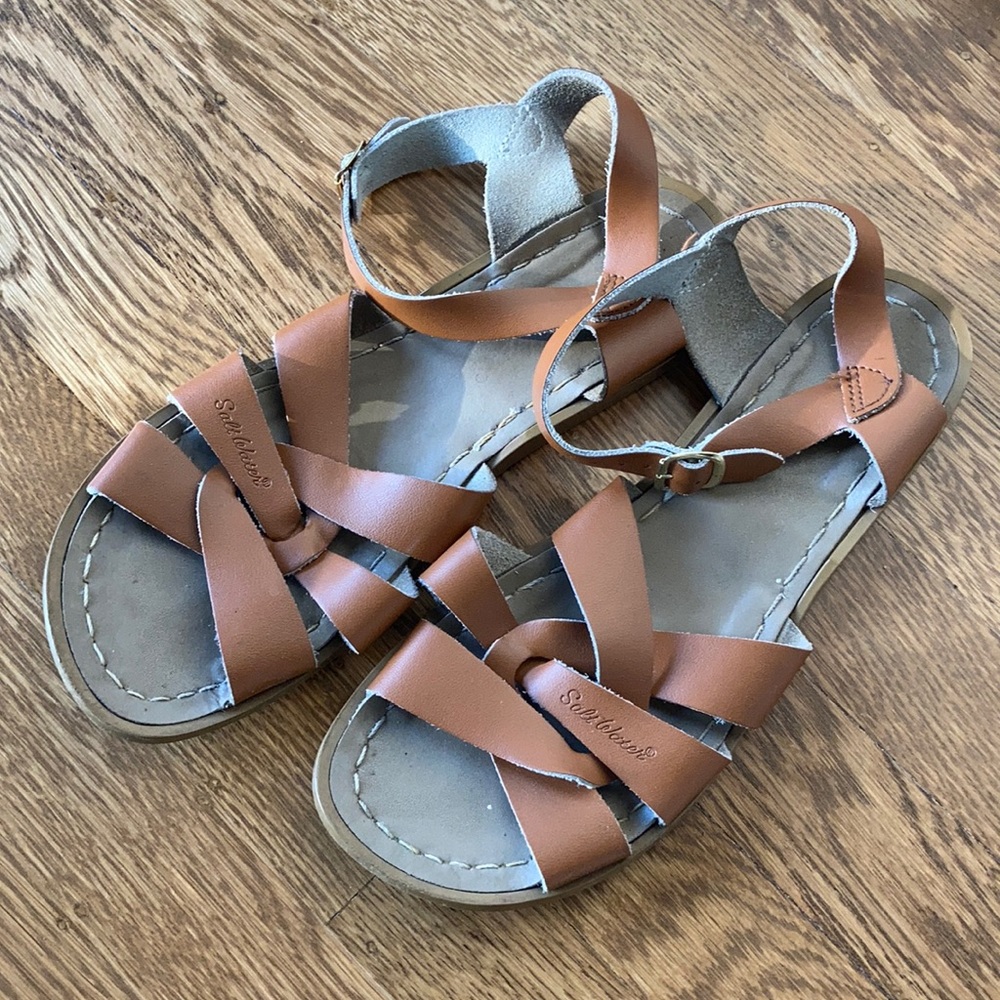 Cute classic Saltwater sandals